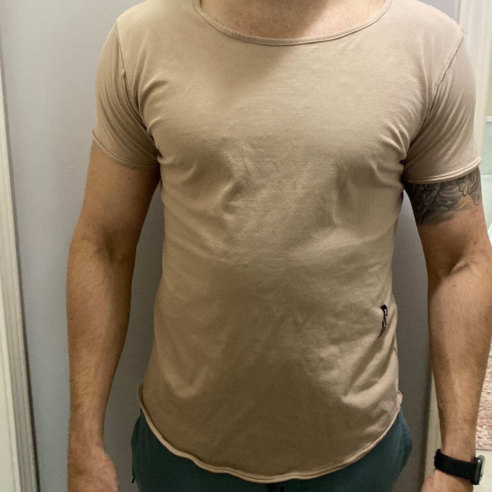 Alphalete mens tshirt tan size L